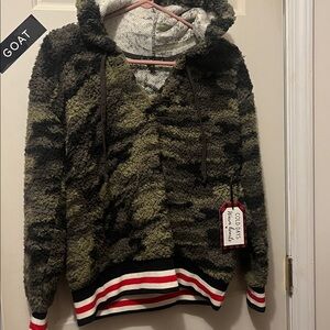 Bnwt Pullover By Derek heart